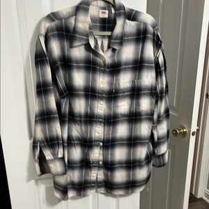 Levi's Women’s Black and White Plaid Flannel Shirt